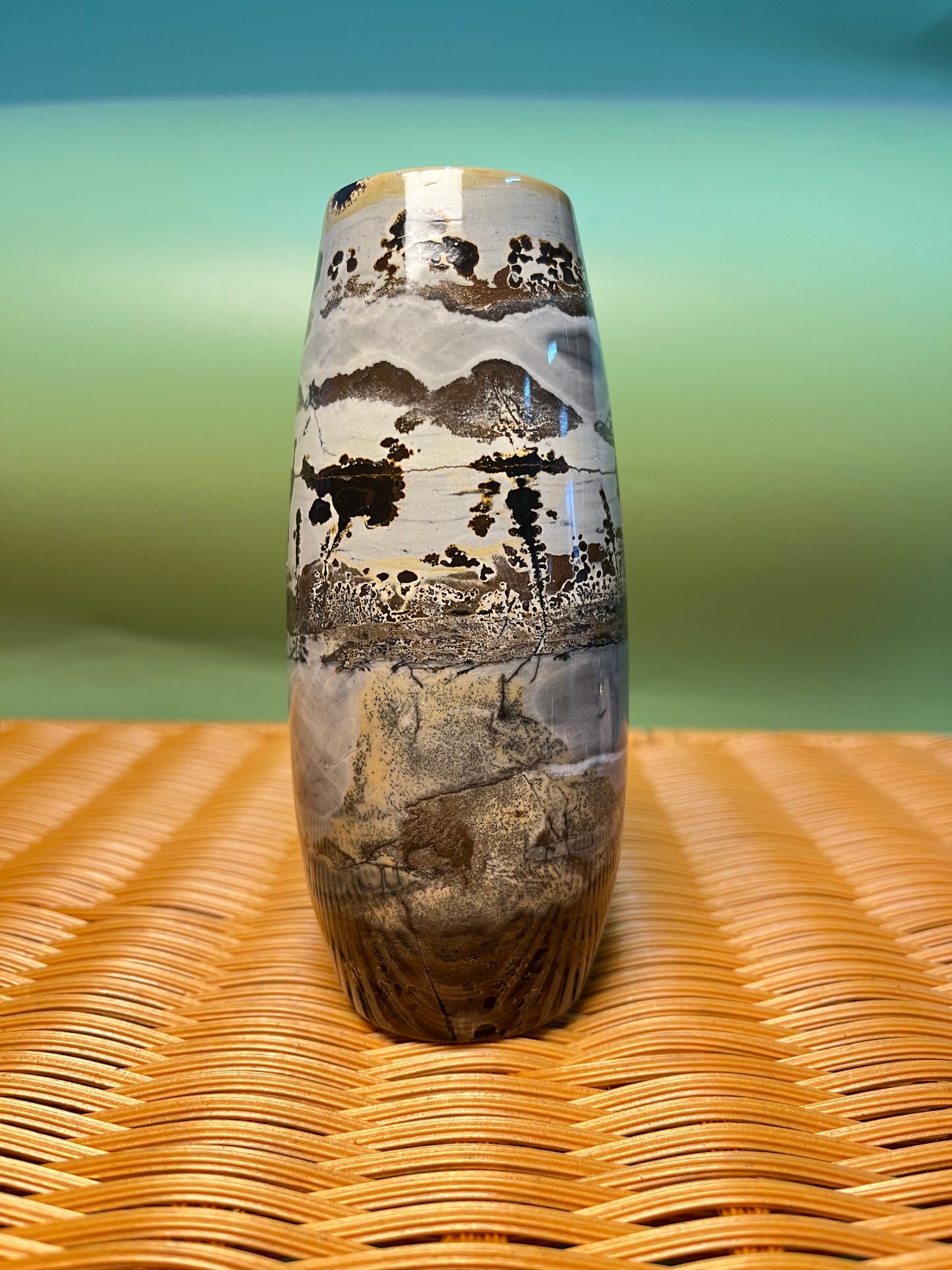 Picture jasper vase F1004