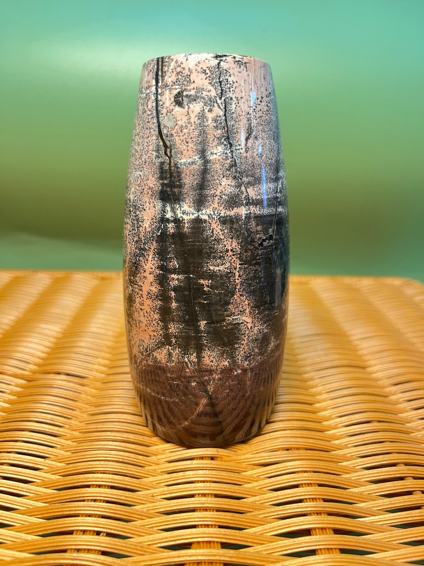 Picture jasper vase F1014