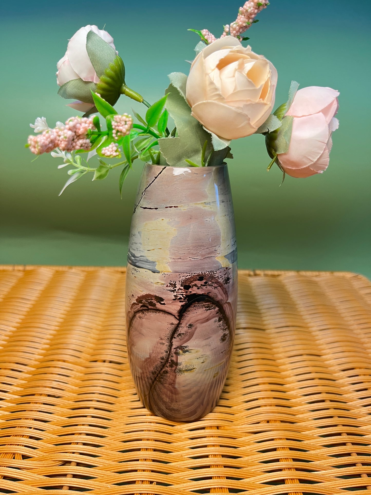 Picture jasper vase F1002