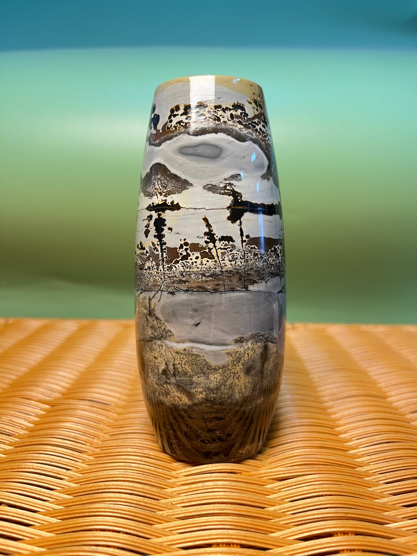 Picture jasper vase F1004