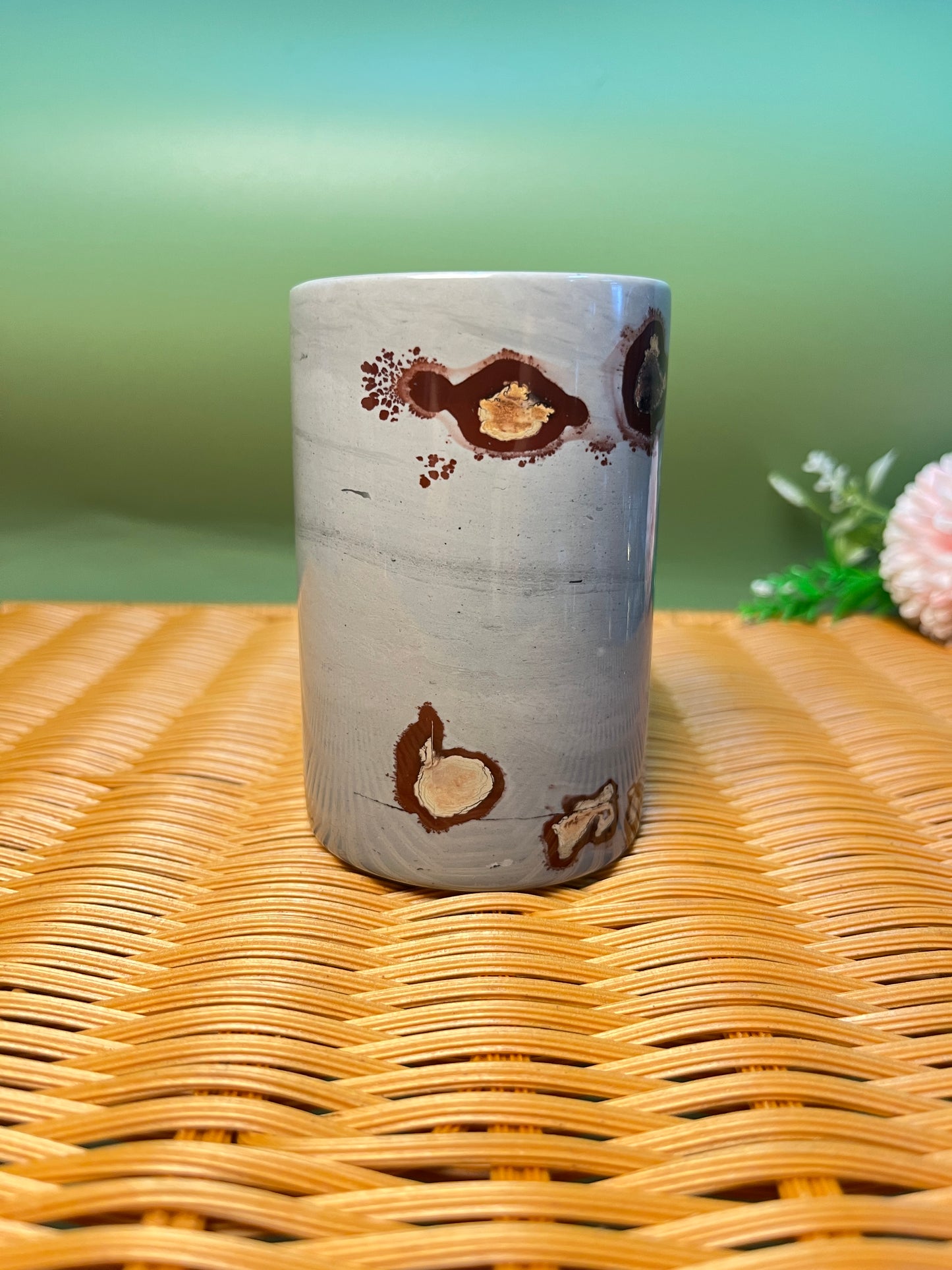 E1009 Picture jasper pen holder