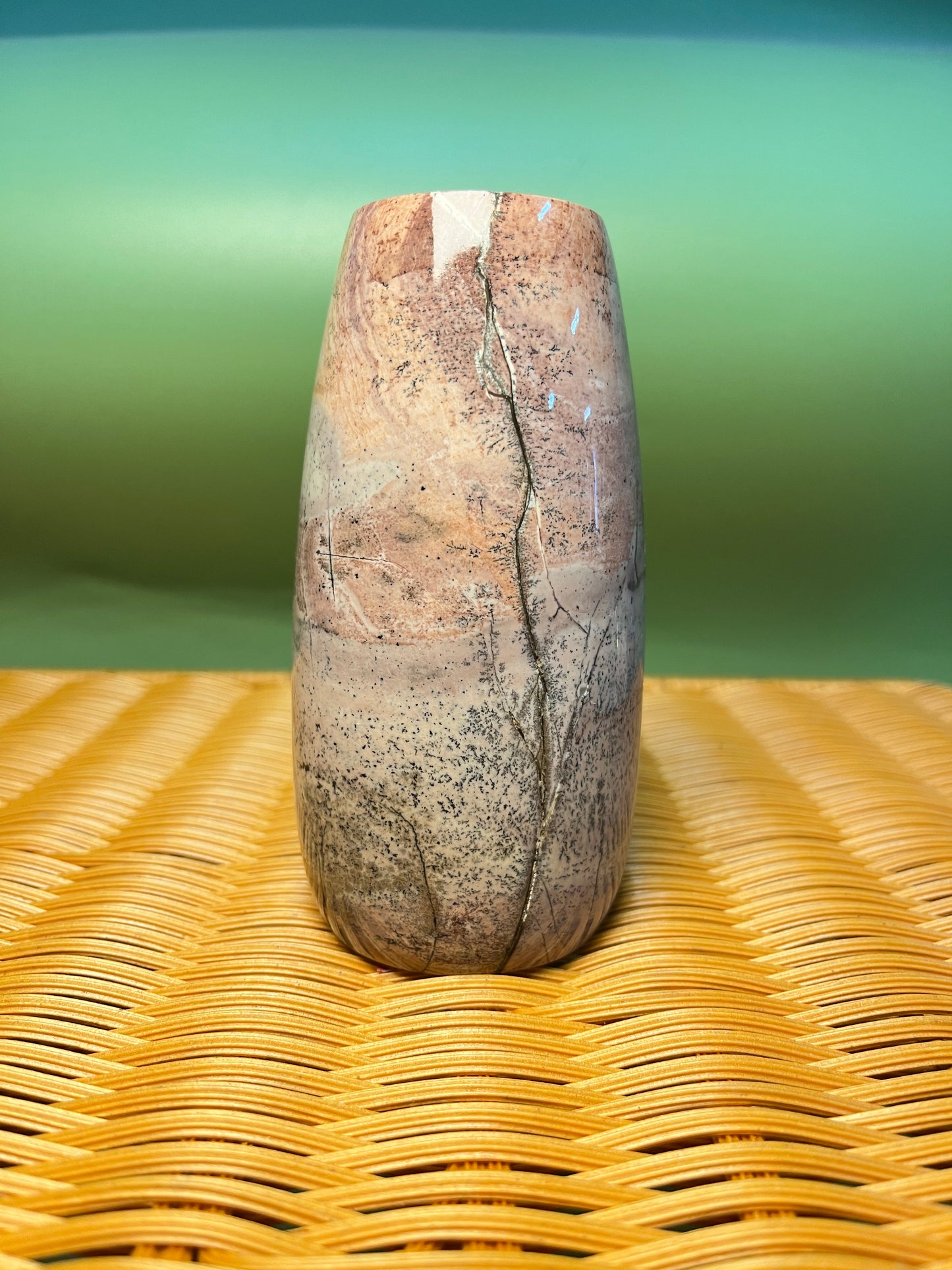 Picture jasper vase F1003
