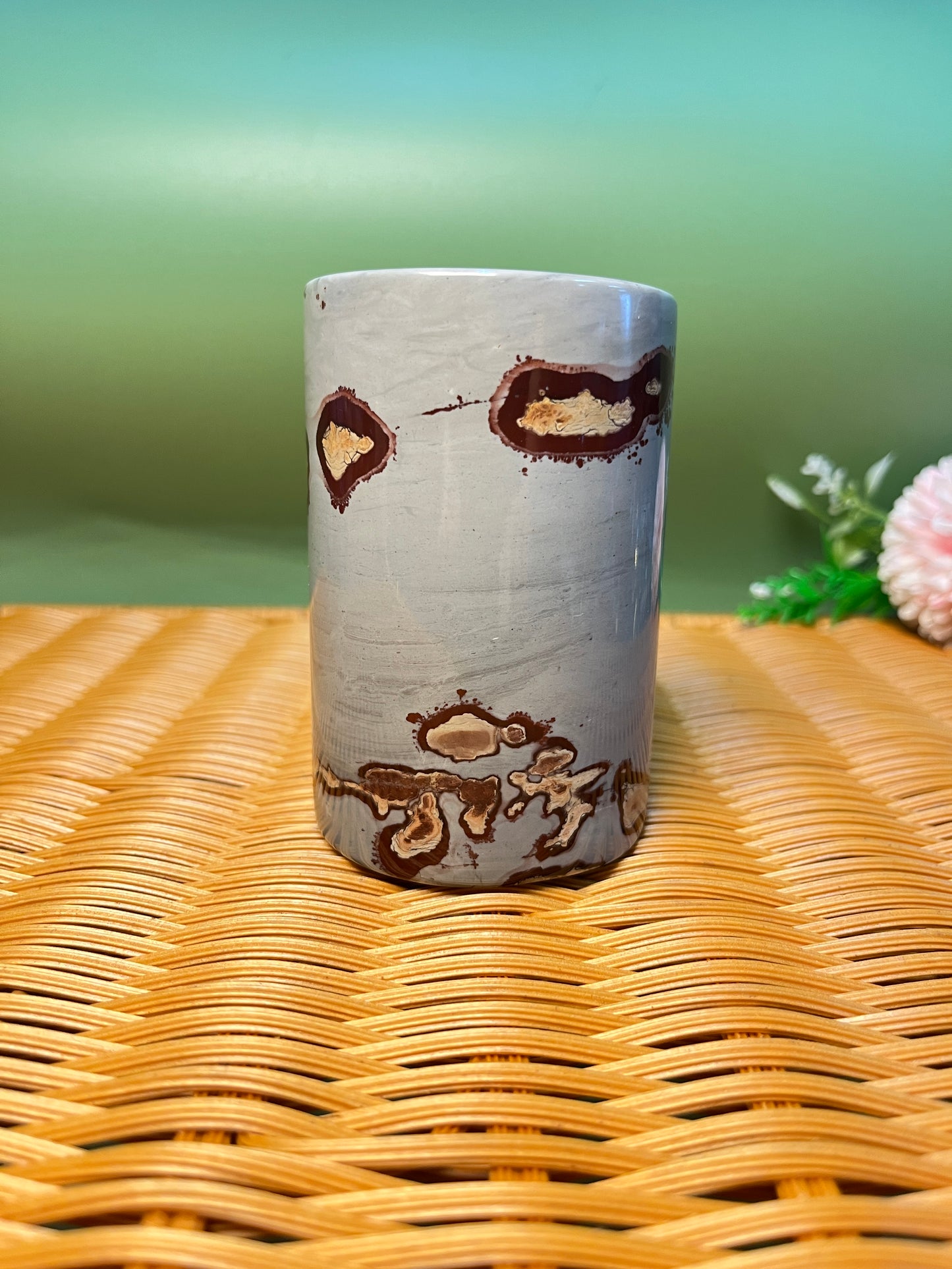 E1009 Picture jasper pen holder