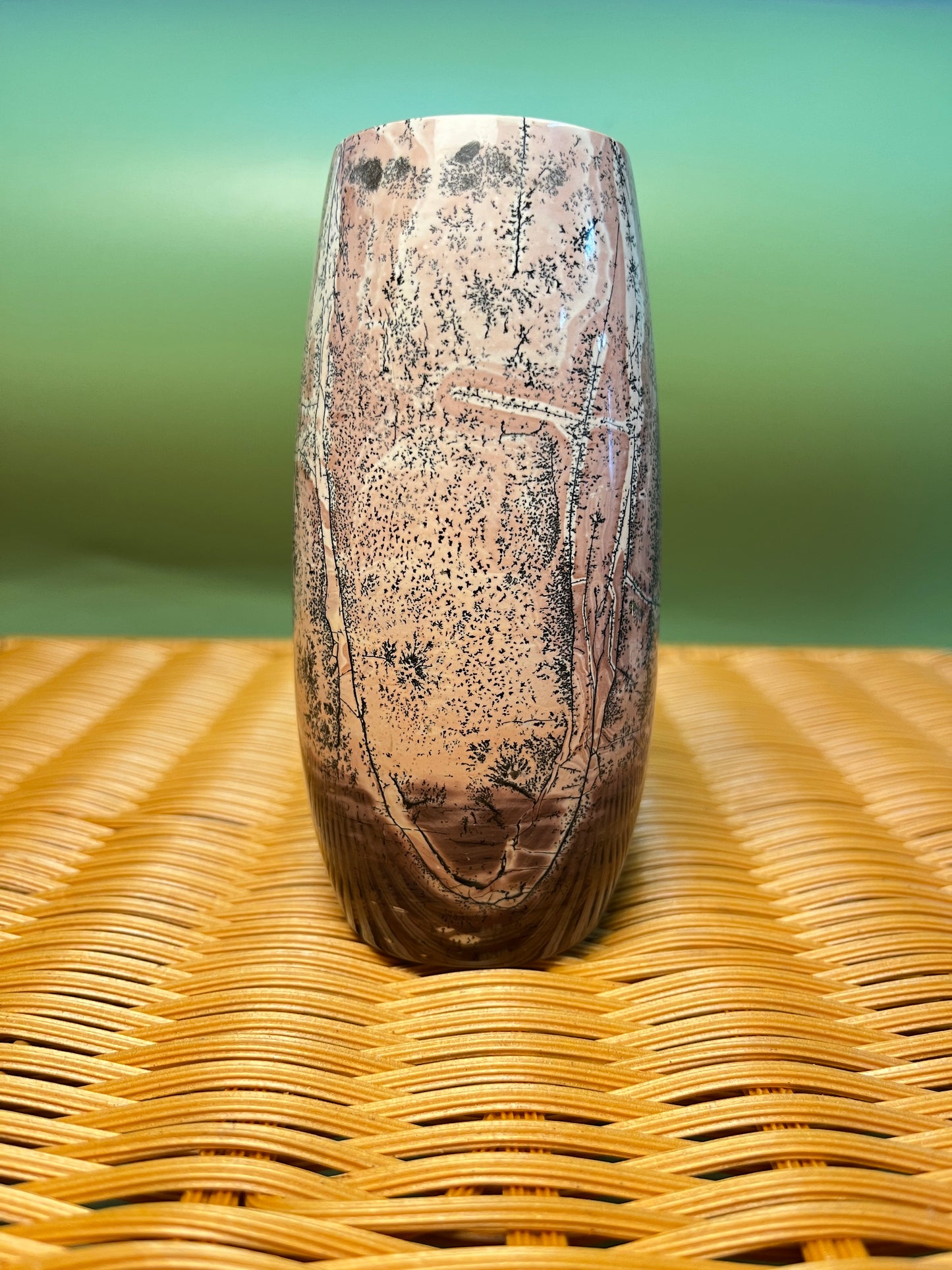 Picture jasper vase F1008