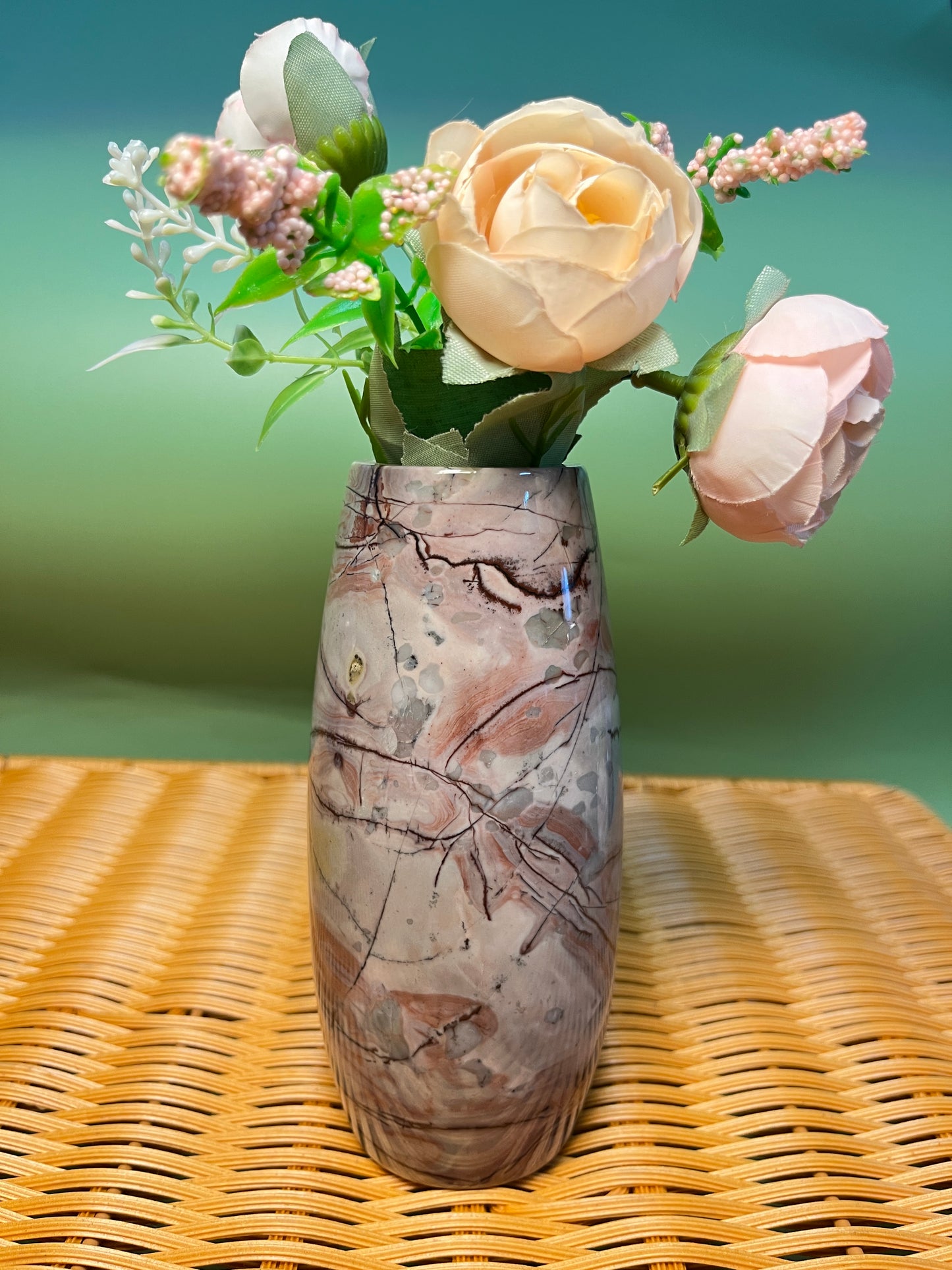 Picture jasper vase F1011