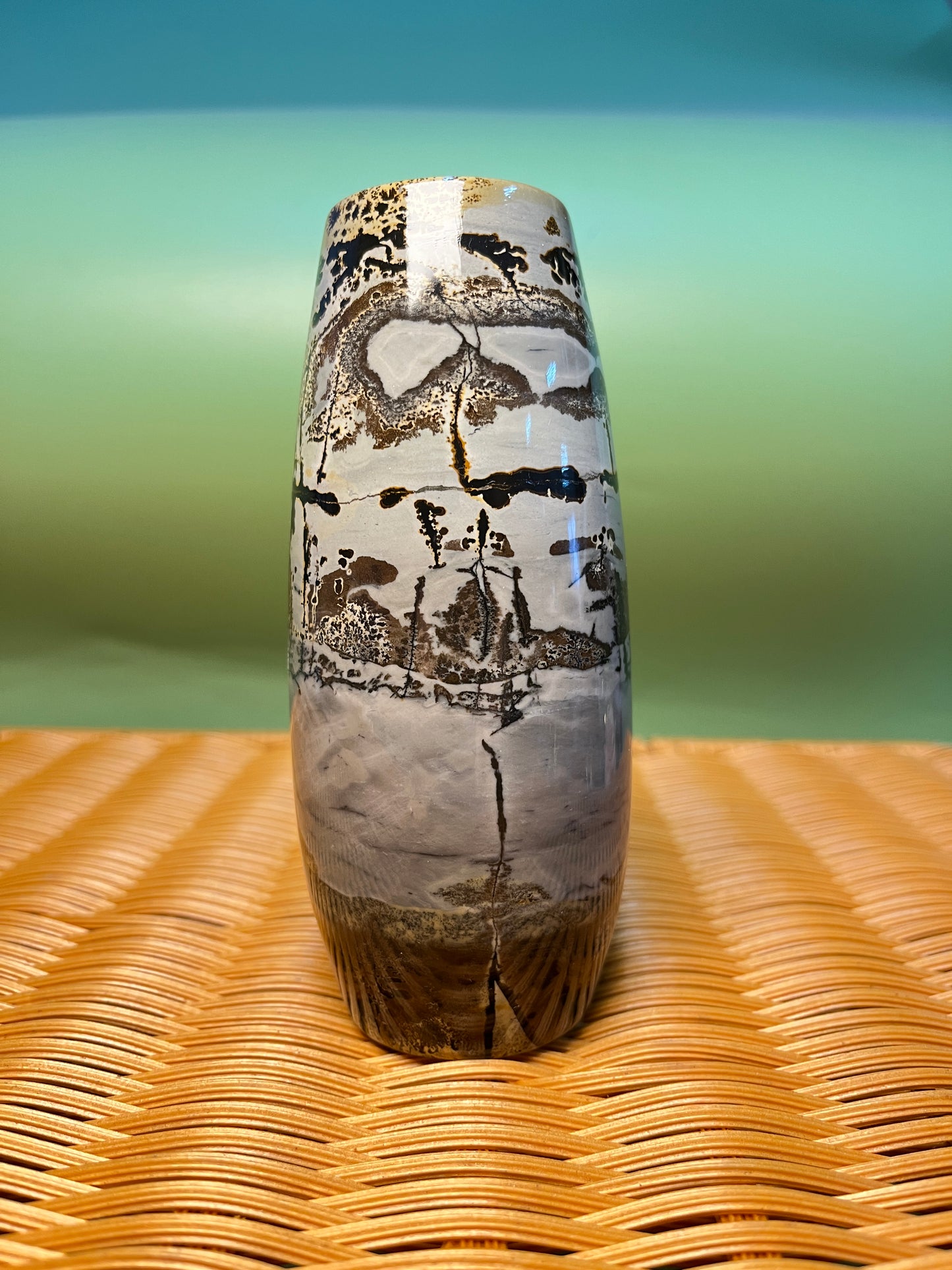 Picture jasper vase F1004