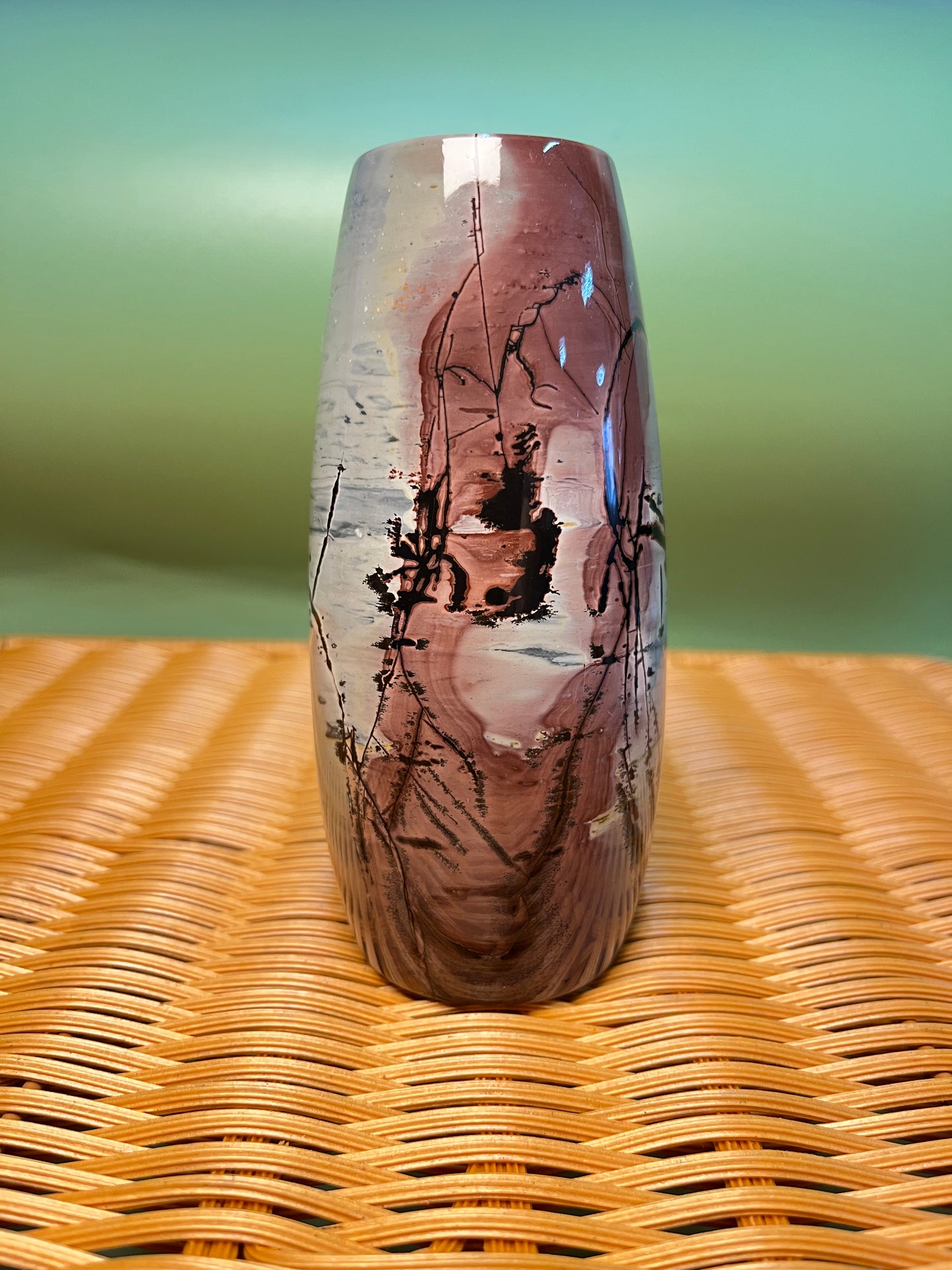 Picture jasper vase F1016