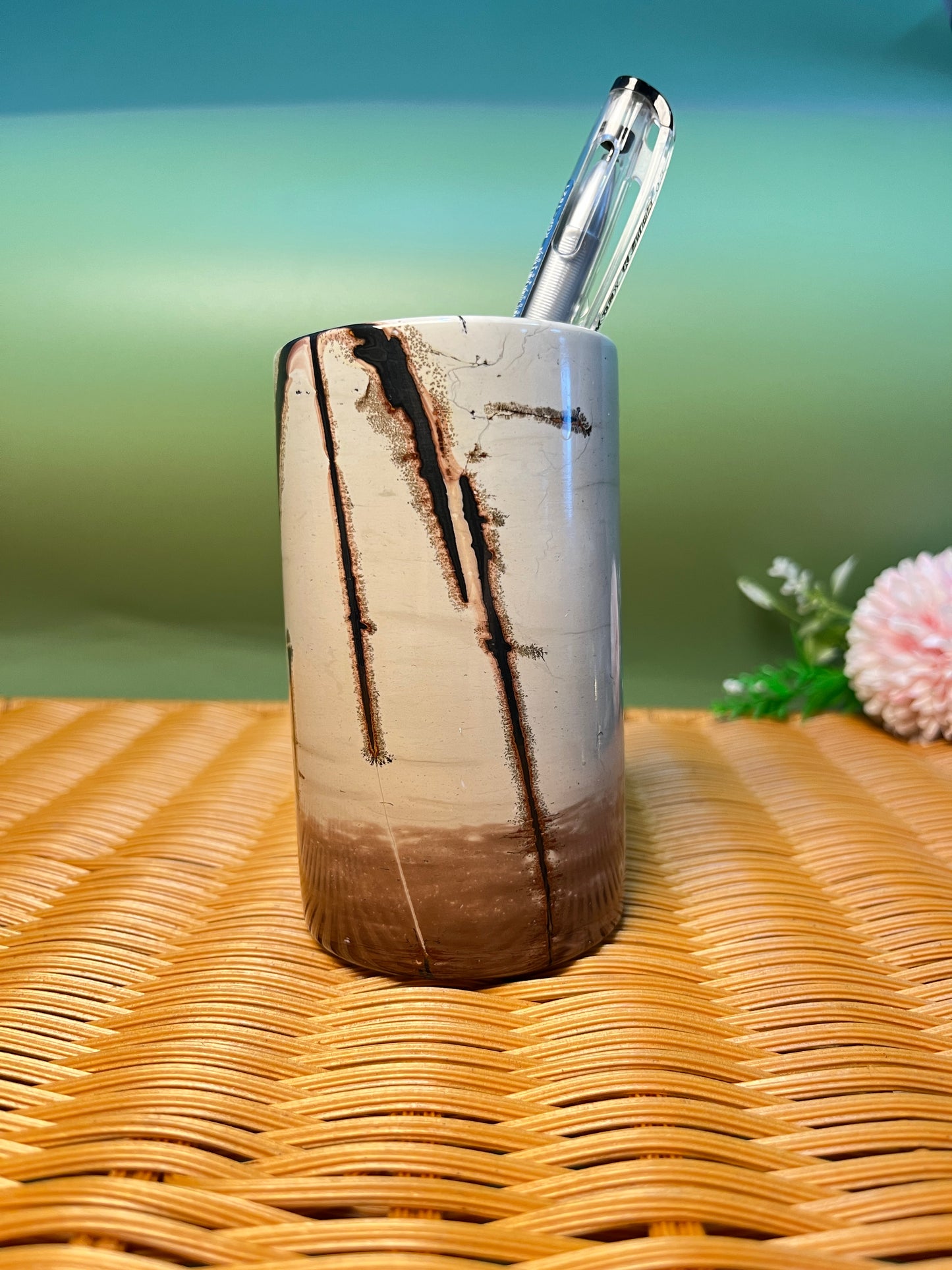 E1006 Picture jasper pen holder