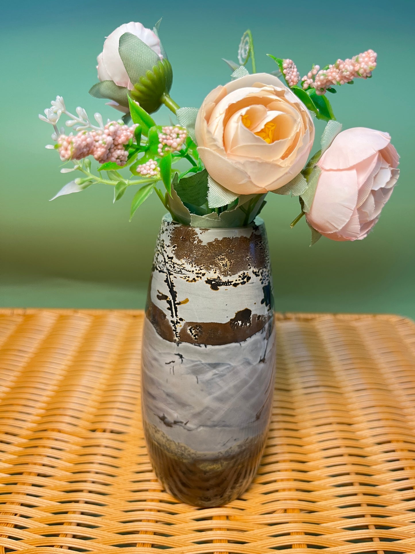 Picture jasper vase F1007
