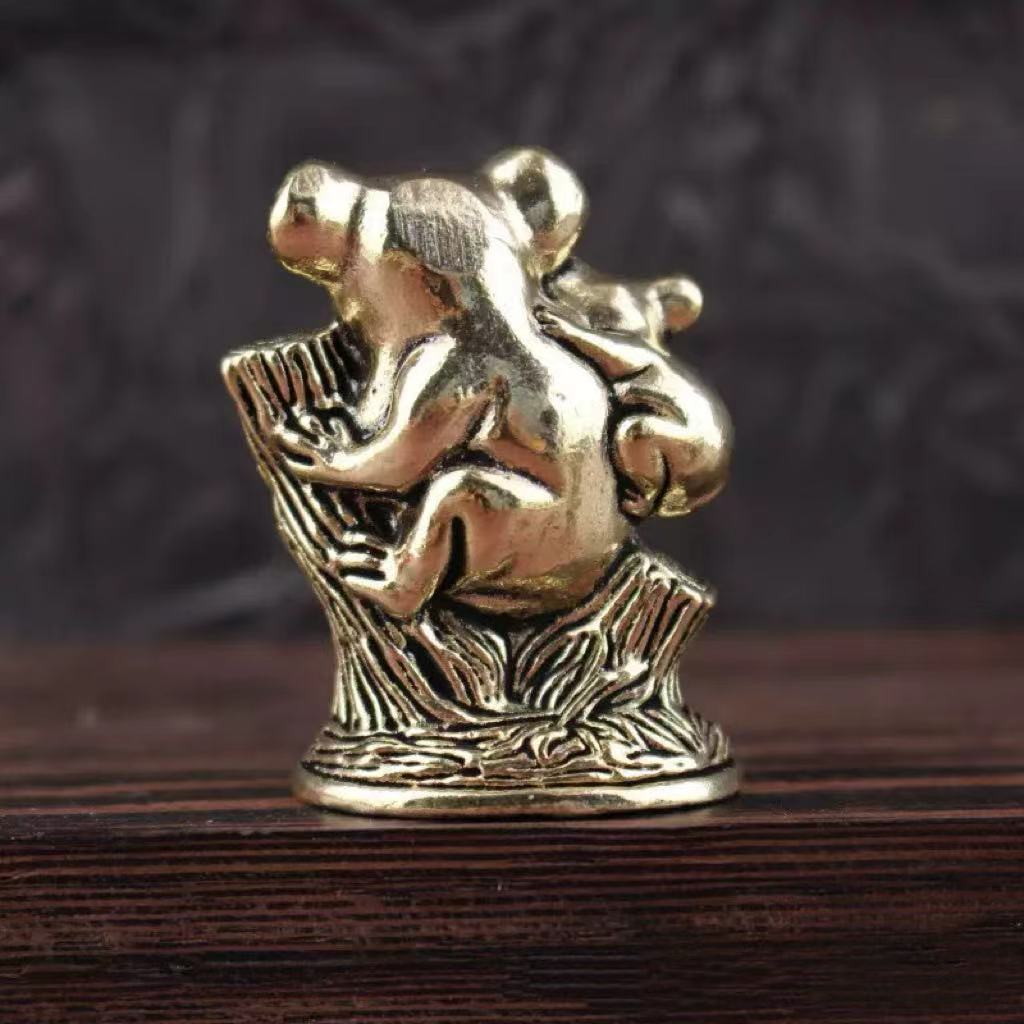 Brass koala