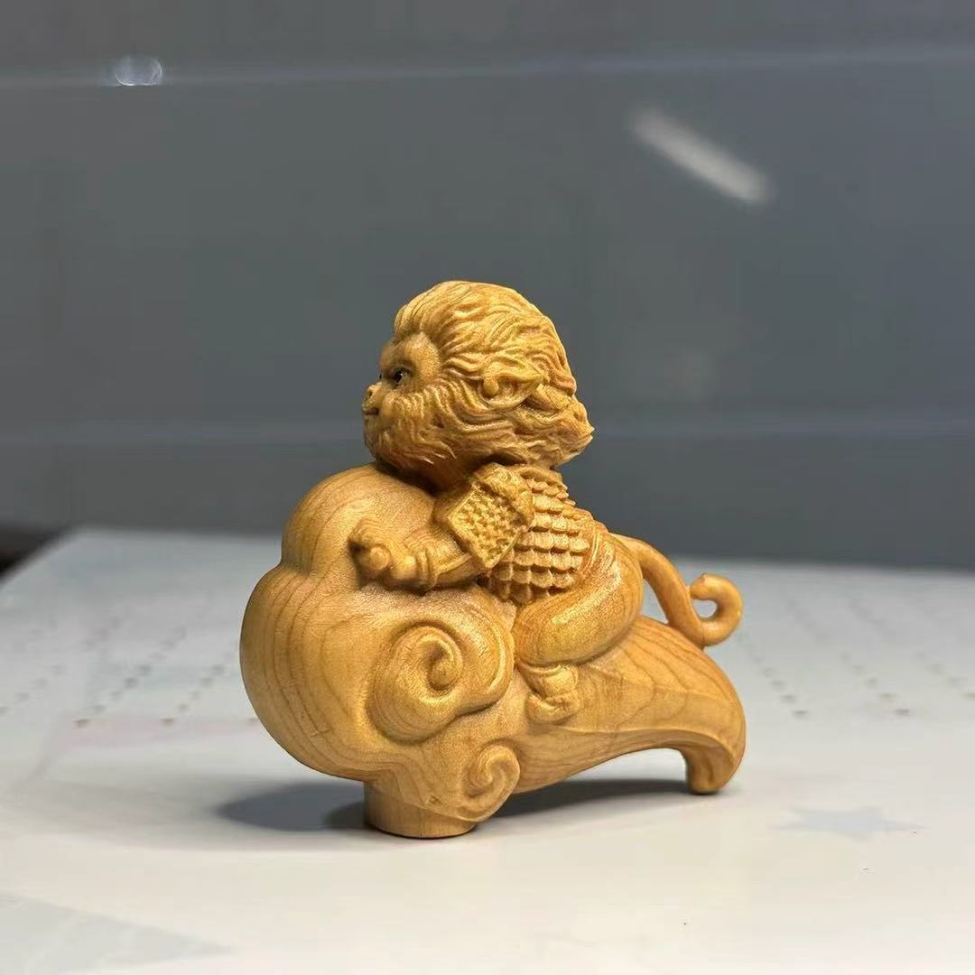 6CM Arborvitae wood monkey king sitting on lucky cloud