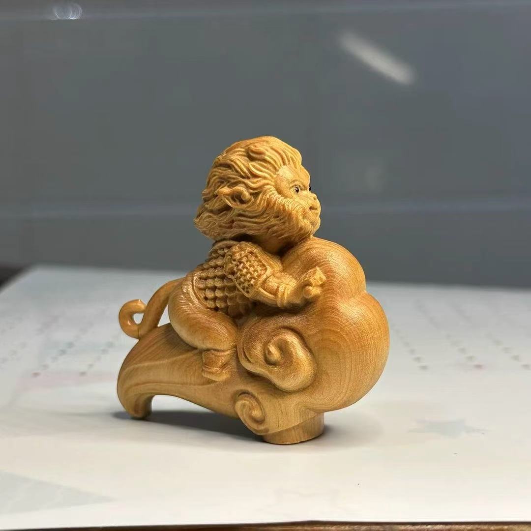 6CM Arborvitae wood monkey king sitting on lucky cloud